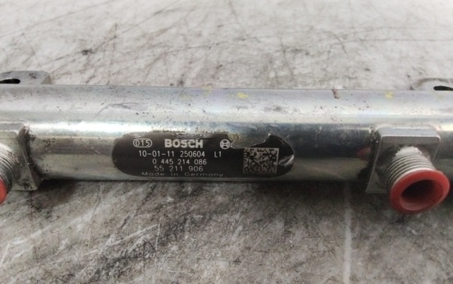 Rozdzielacz paliwa 55211906 OPEL