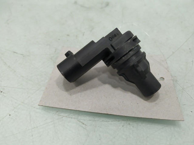 Czujnik położenia wałka rozrządu 55216243 OPEL