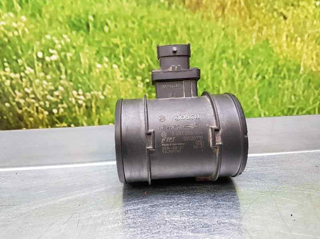 Czujnik przepływu powietrza, przepływomierz powietrza M.A.F. 55220715 PEUGEOT