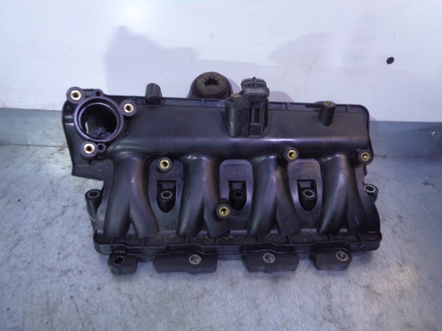 Kolektor ssący 55230898 OPEL