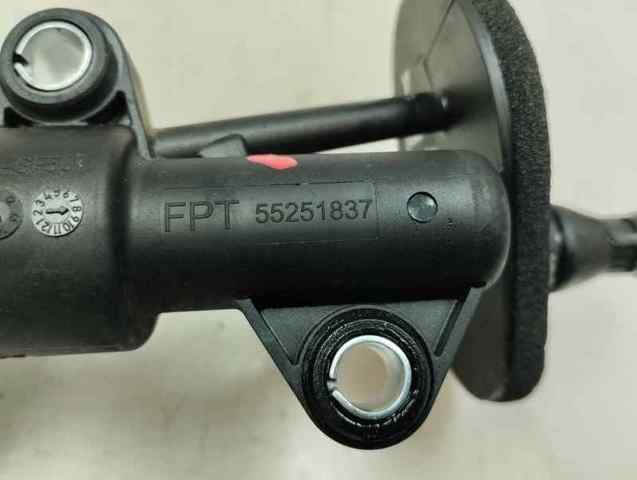Cylinder sprzęgła główny 55251837 FIAT