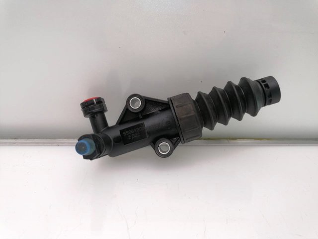 Cylinder roboczy sprzęgła 55261309 Fiat/Alfa/Lancia