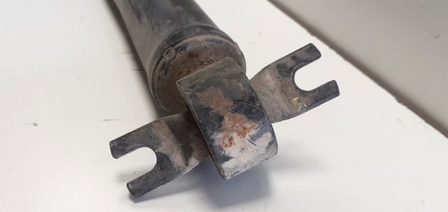 Amortyzator tylny 55310FD051 HYUNDAI