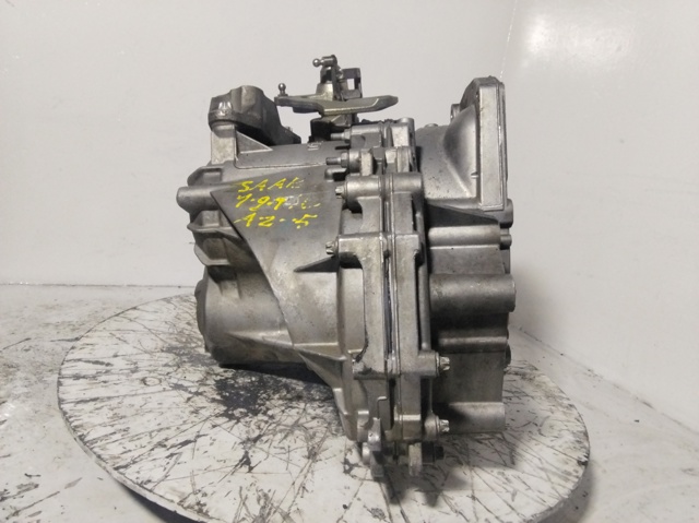 Mechaniczna skrzynia biegów w komplecie 55350375 GM