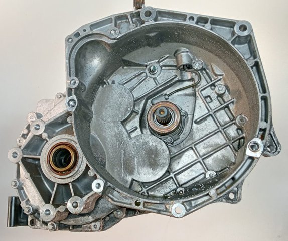 Mechaniczna skrzynia biegów w komplecie 55350375 OPEL
