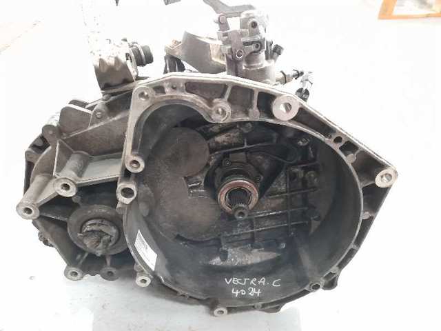 Mechaniczna skrzynia biegów w komplecie 55350375 OPEL