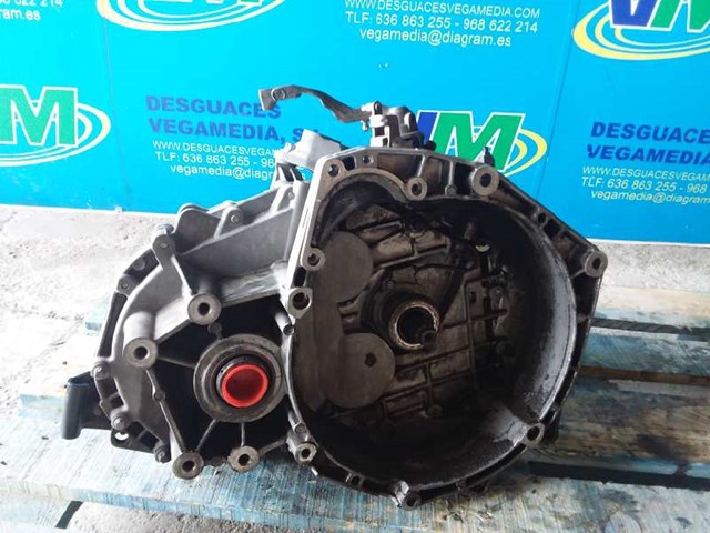 Mechaniczna skrzynia biegów w komplecie 55350375 OPEL