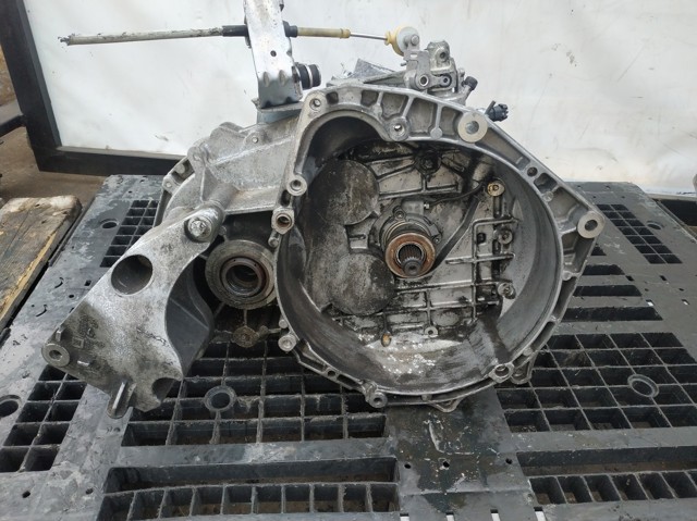 Mechaniczna skrzynia biegów w komplecie 55350375 OPEL