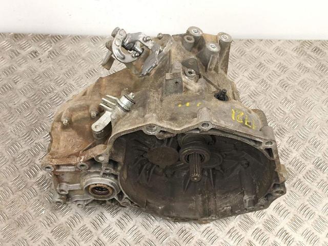 Mechaniczna skrzynia biegów w komplecie 55351518 OPEL