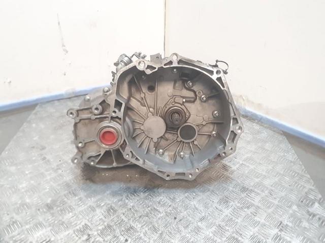 Mechaniczna skrzynia biegów w komplecie 55351518 OPEL