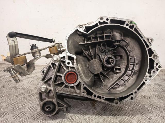 Mechaniczna skrzynia biegów w komplecie 55355489 OPEL