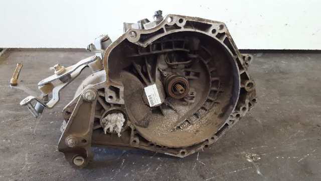 Mechaniczna skrzynia biegów w komplecie 55355489 OPEL