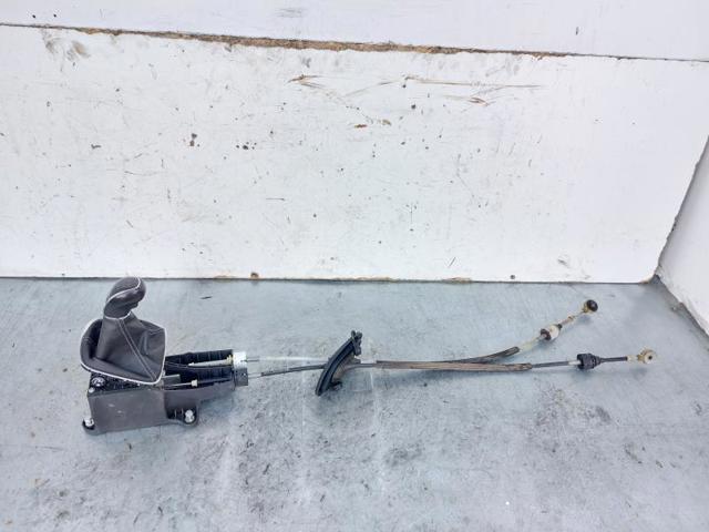 Mechanizm zmiany biegów (cięgno) 55489542 OPEL
