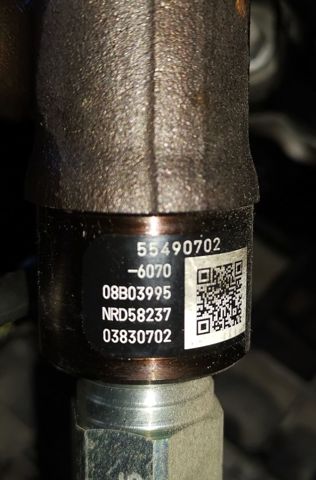 Czujnik ciśnienia paliwa 55490702 OPEL