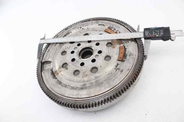 Koło zamachowe silnika 55498275 OPEL