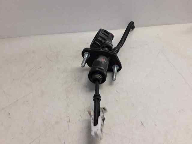 Cylinder sprzęgła główny 55500102 OPEL