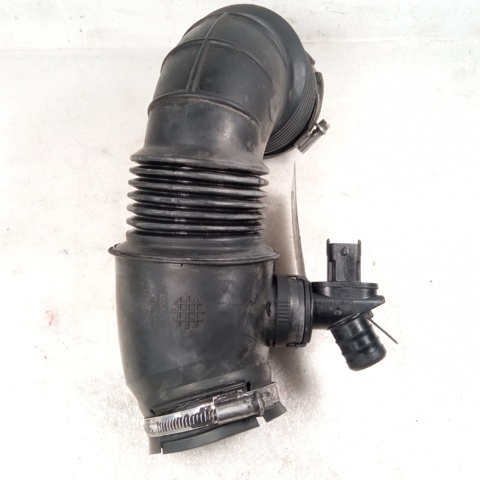 Króciec powietrza, przepływomierz 55561787 OPEL