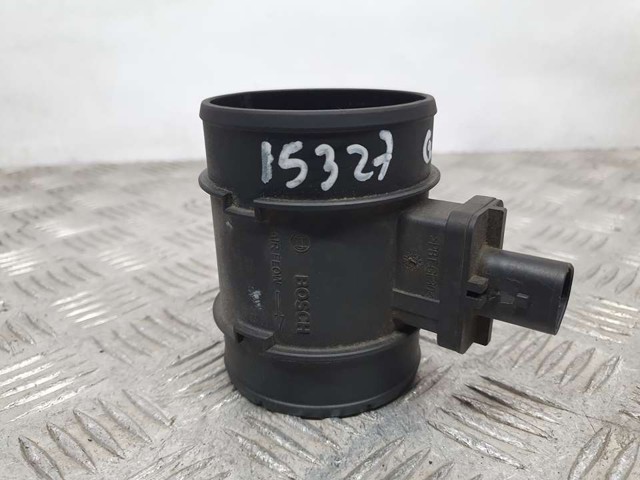 Czujnik przepływu powietrza, przepływomierz powietrza M.A.F. 55561912 OPEL