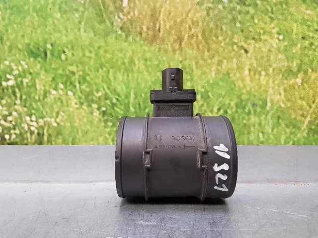 Czujnik przepływu powietrza, przepływomierz powietrza M.A.F. 55561912 OPEL