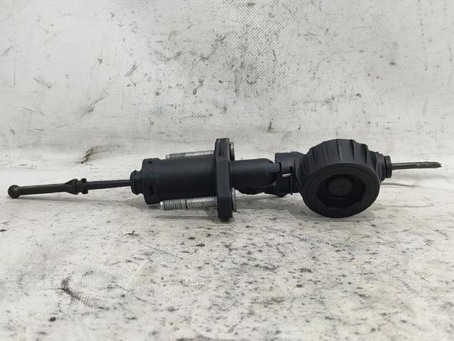 Cylinder sprzęgła główny 55561915 OPEL