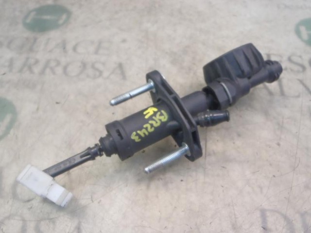 Cylinder sprzęgła główny 55561915 OPEL