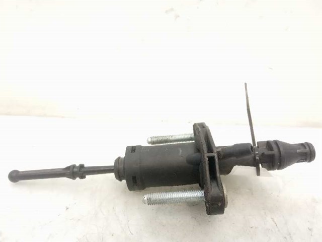 Cylinder sprzęgła główny 55561915 OPEL