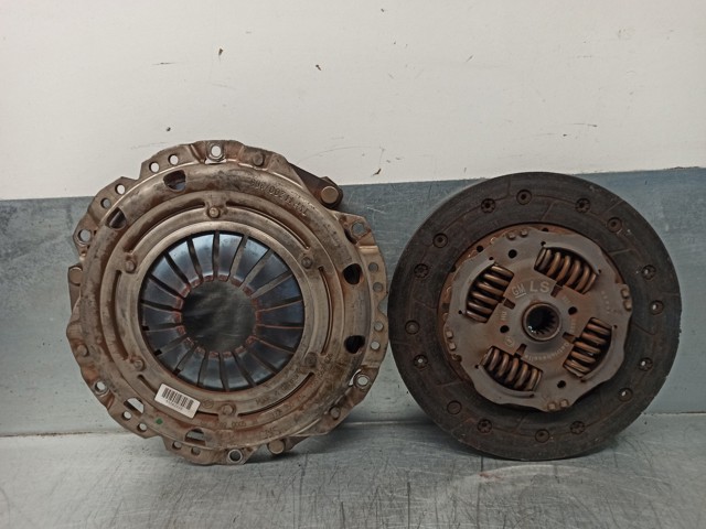 Docisk sprzęgła 55562026 OPEL