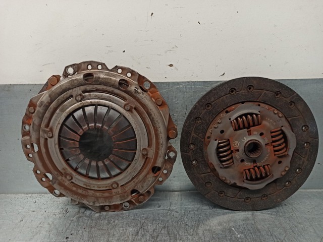 Docisk sprzęgła 55562026 OPEL