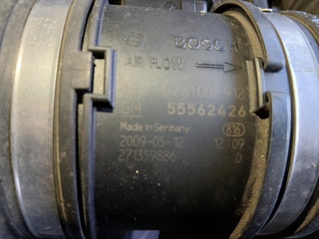 Czujnik przepływu powietrza, przepływomierz powietrza M.A.F. 55562426 OPEL