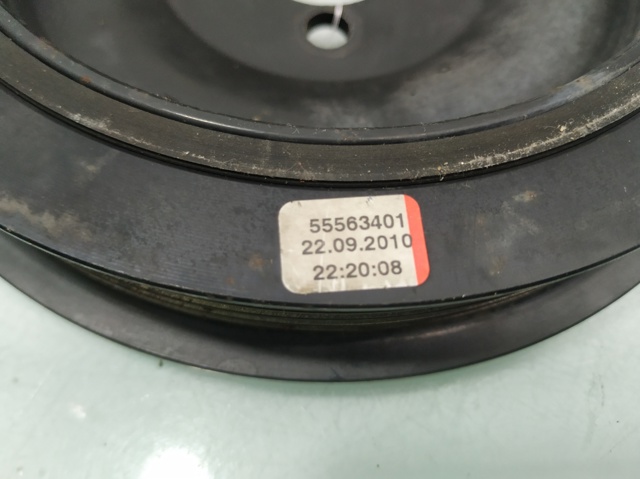 Koło pasowe wału korbowego 55563401 OPEL