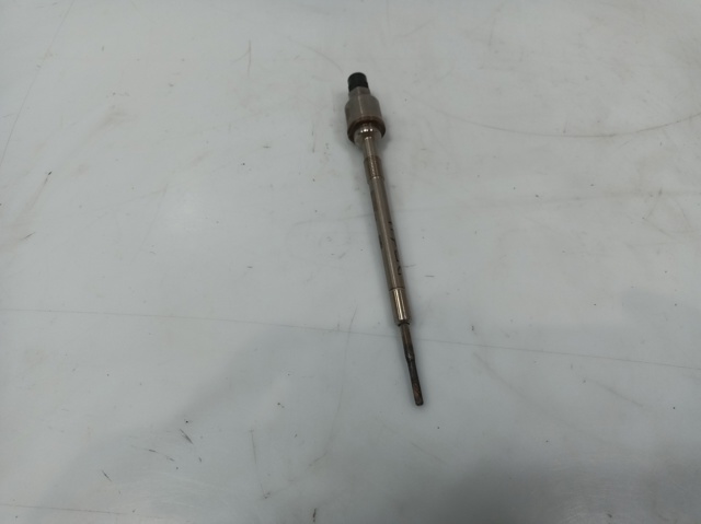 Świeca żarowa 55564163 OPEL