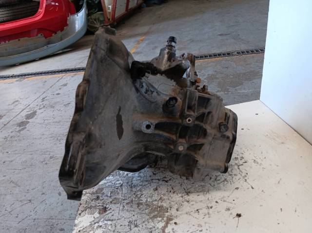 Mechaniczna skrzynia biegów w komplecie 55565177 OPEL