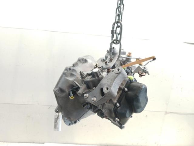 Mechaniczna skrzynia biegów w komplecie 55565177 OPEL