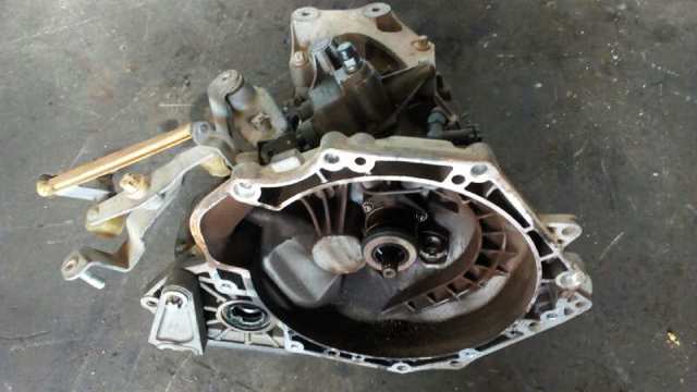 Mechaniczna skrzynia biegów w komplecie 55565177 OPEL