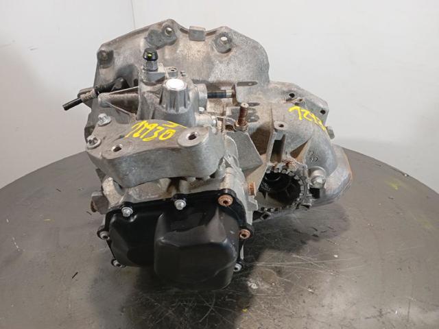 Mechaniczna skrzynia biegów w komplecie 55565177 OPEL