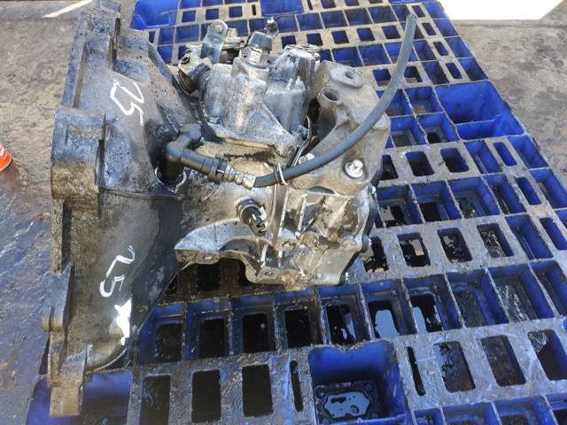 Mechaniczna skrzynia biegów w komplecie 55565178 OPEL