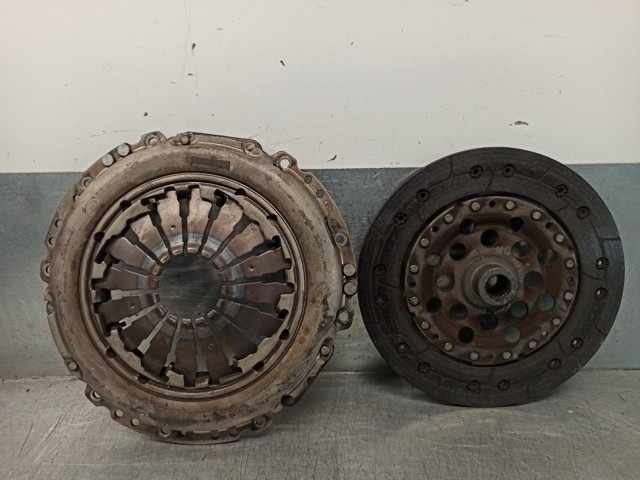 Docisk sprzęgła 55567979 OPEL