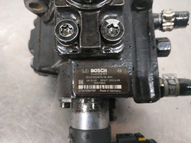 Pompa wtryskowa wysokiego ciśnienia 55571005 OPEL