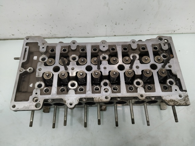 Głowica cylindrów 55571949 OPEL