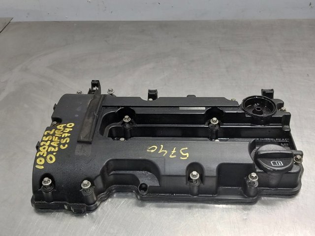Pokrywa zaworowa 55573746 OPEL