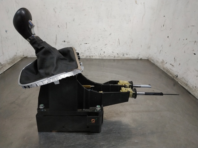 Mechanizm zmiany biegów (cięgno) 55577540 OPEL