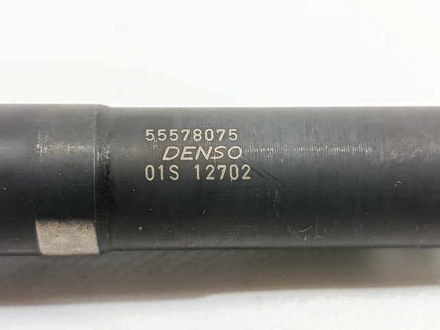 Wtryskiwacz paliwa 55578075 OPEL