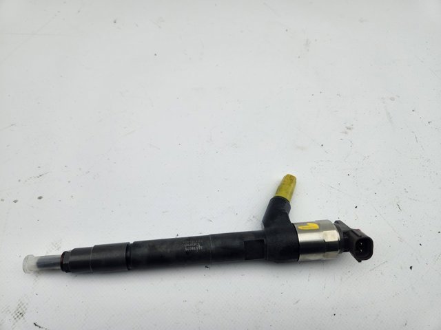 Wtryskiwacz paliwa 55578075 OPEL