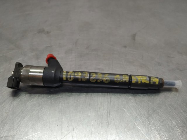 Wtryskiwacz paliwa 55578075 OPEL