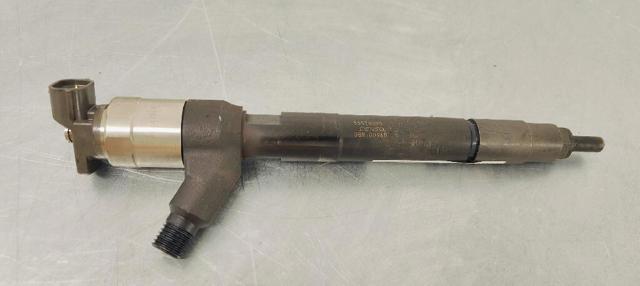 Wtryskiwacz paliwa 55578075 OPEL