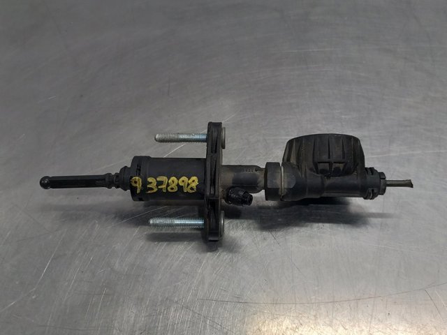 Cylinder sprzęgła główny 55579997 OPEL