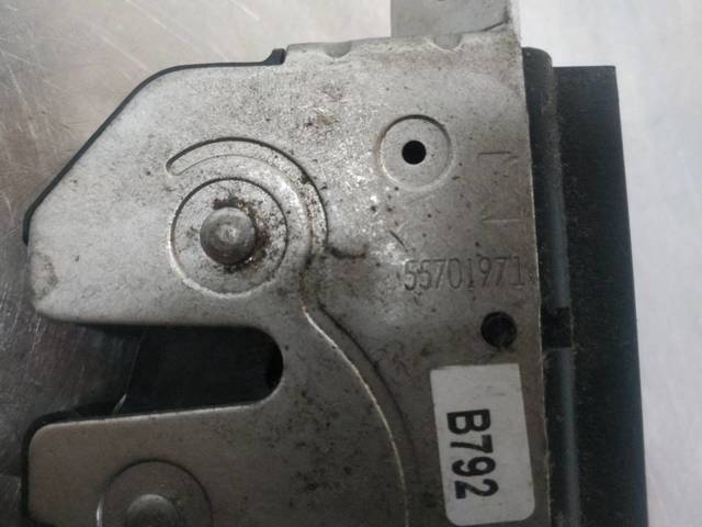 Zamek klapy bagażnika (3/5 drzwi tylnych) 55701971 FIAT