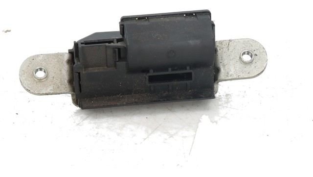 Zamek klapy bagażnika (3/5 drzwi tylnych) 55701971 OPEL