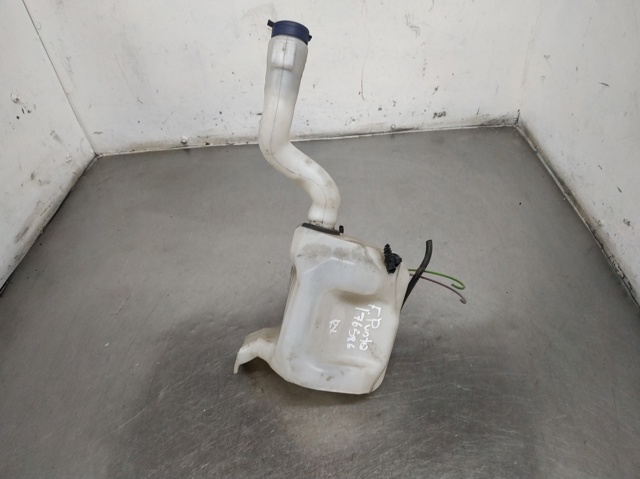 Zbiorniczek spryskiwacza szyb 55702892 FIAT