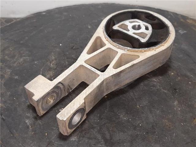 Poduszka (podpora) silnika tylna 55703436 OPEL